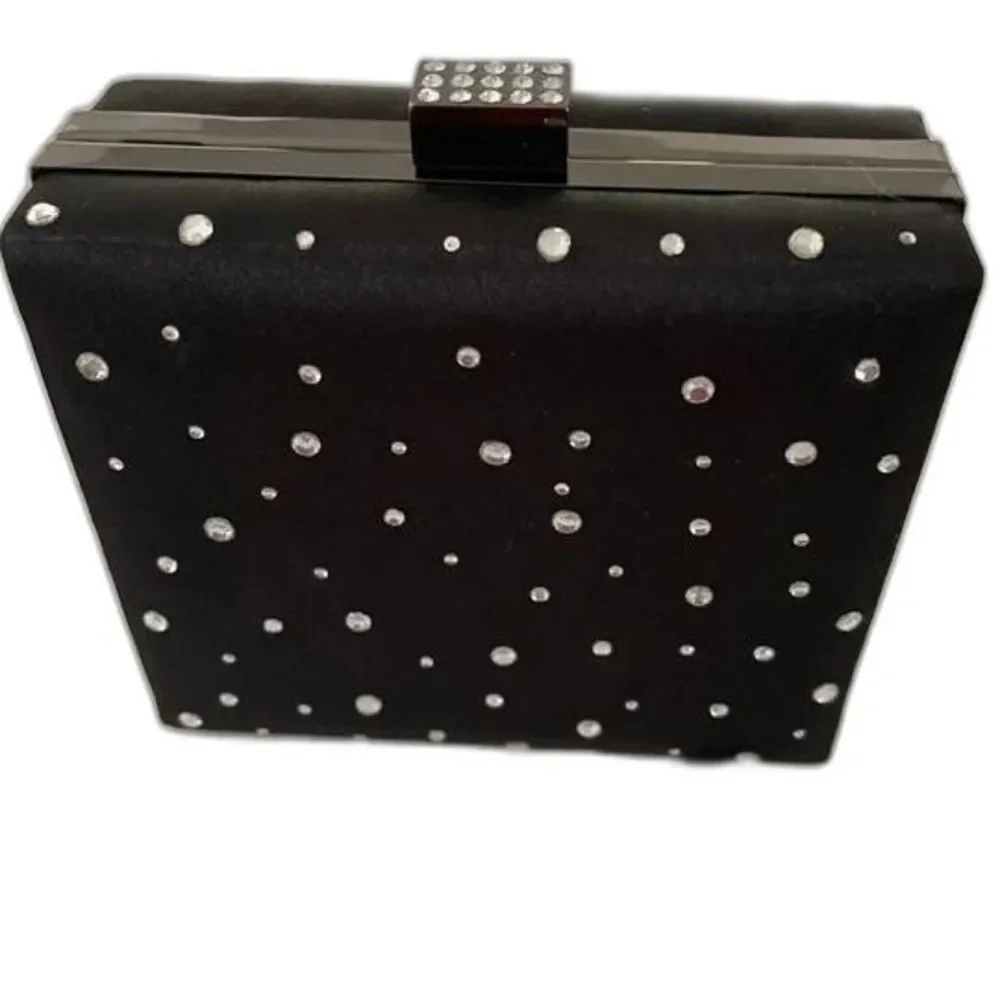 Black evening bag/clutch EUC with chain Crossbody
